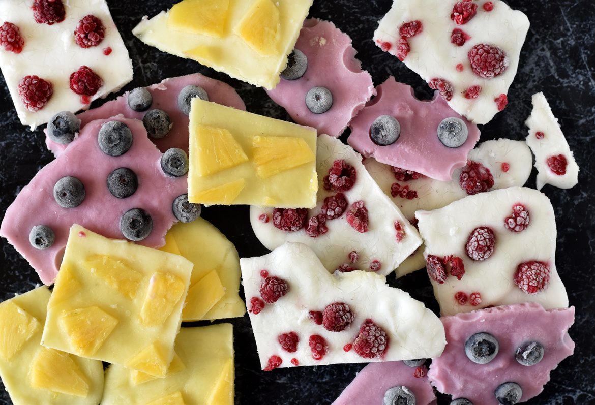 דפי יוגורט קפואים עם פירות