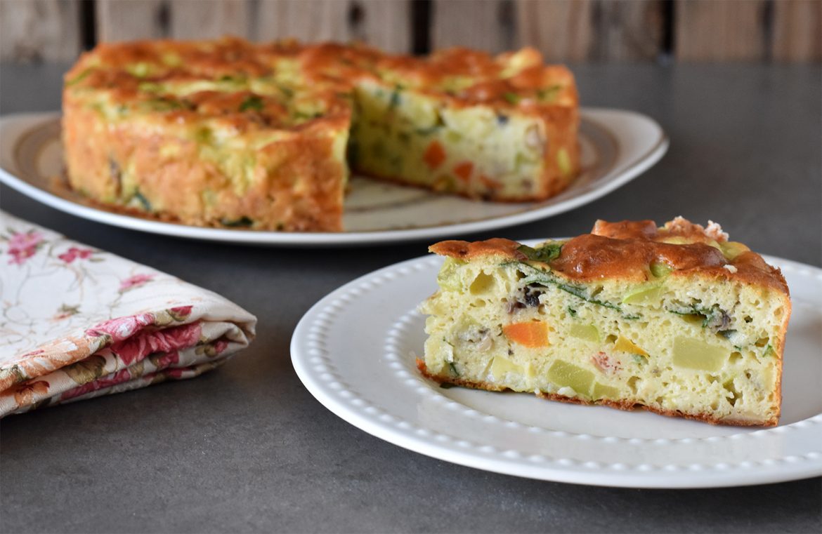 פשטידת ירקות שנחתכת כמו עוגה