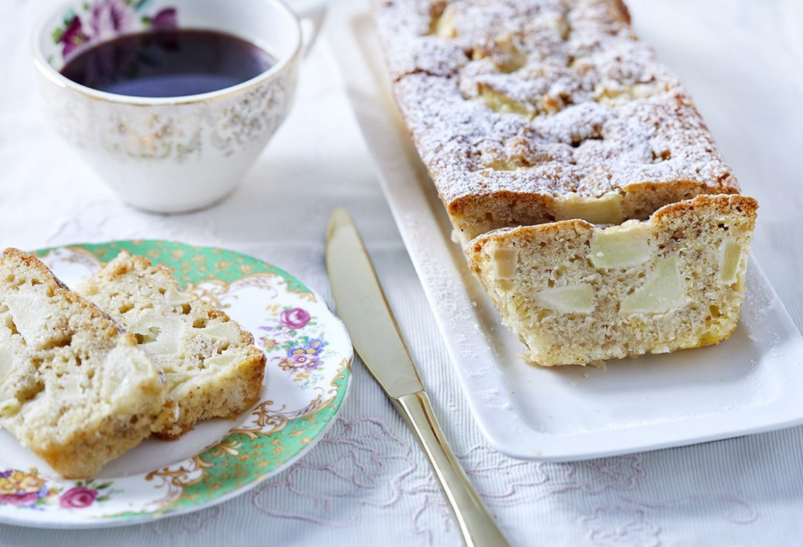 עוגת תפוחים בחושה עם קמח כוסמין