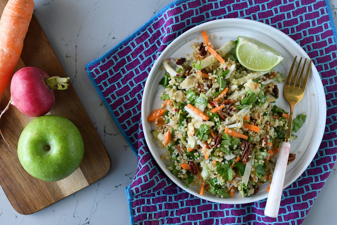 מתכון לסלט קינואה עם תפוחים ופקאנים קלויים