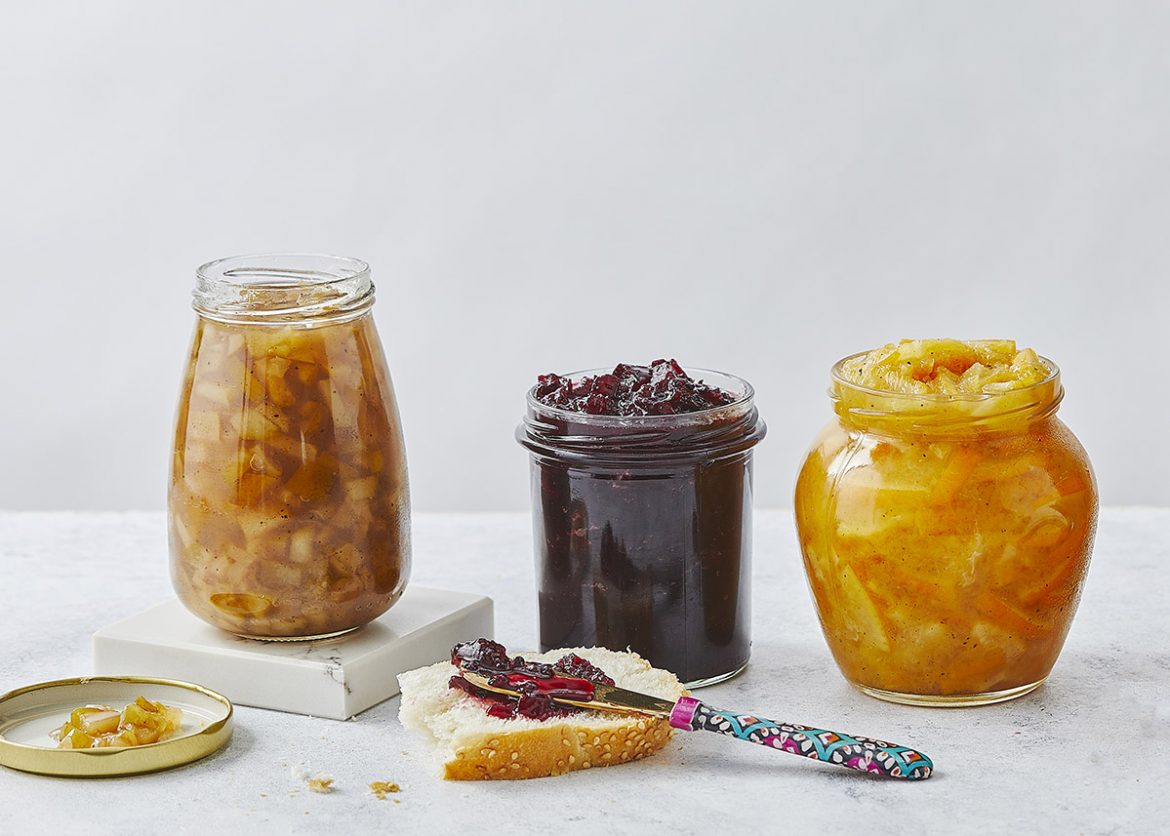 3 סוגי ריבות – ריבת תפוחים, ריבת אוכמניות וריבת תפוזים